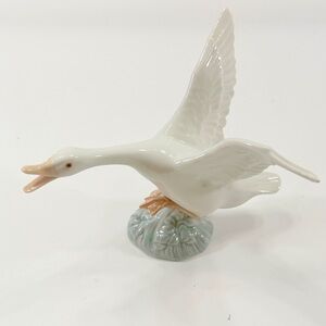 Lladro Porcelain #1265 Jumping Duck Made in Spain By Julio Fernández Retired